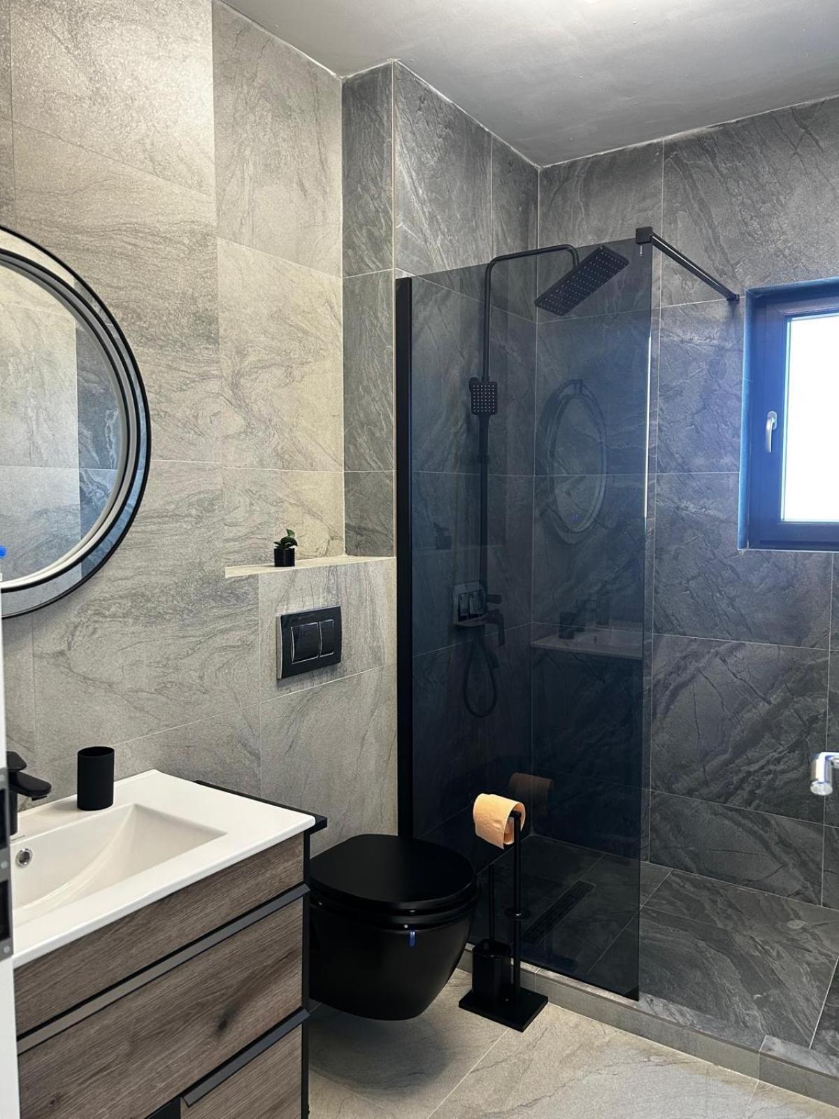 K&K Apartements Craiova Kültér fotó