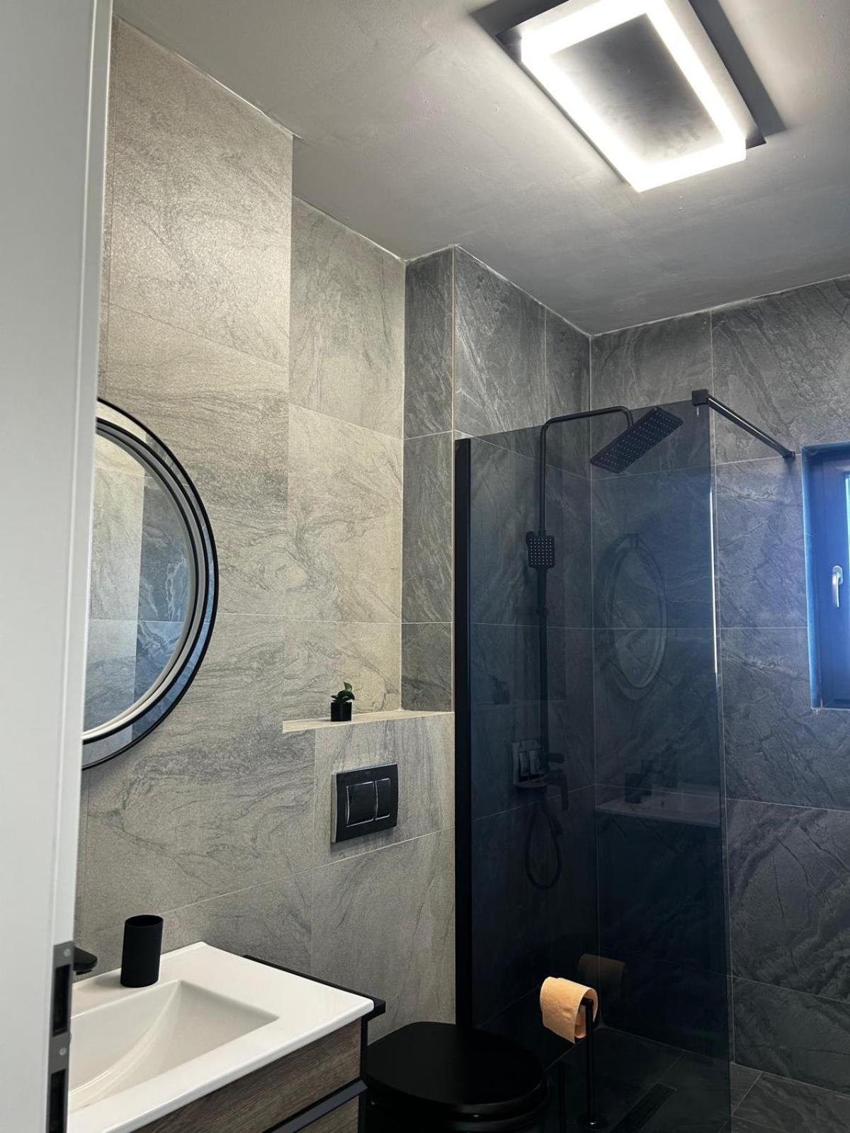 K&K Apartements Craiova Kültér fotó